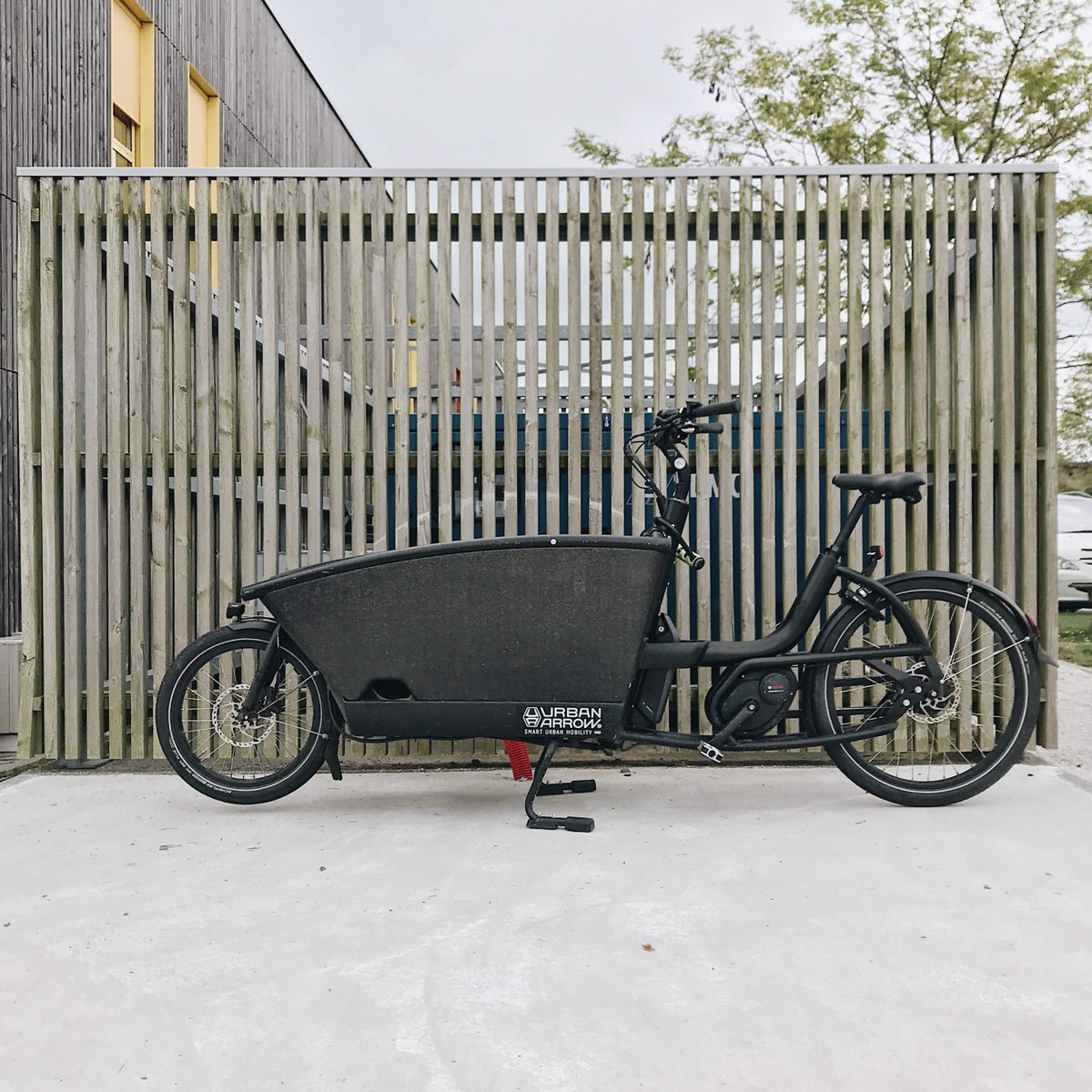 jerOmm's tweet photo. Salut, la cyclosphère caennaise. Mon cargo urban arrow a été volé cette nuit. Ouvrez l'oeil pour moi. #caen #velo.
Signes distinctifs : sticker jaune sur le bas de caisse et selle brooks.
cimer. https://t.co/KumARZEJKQ
