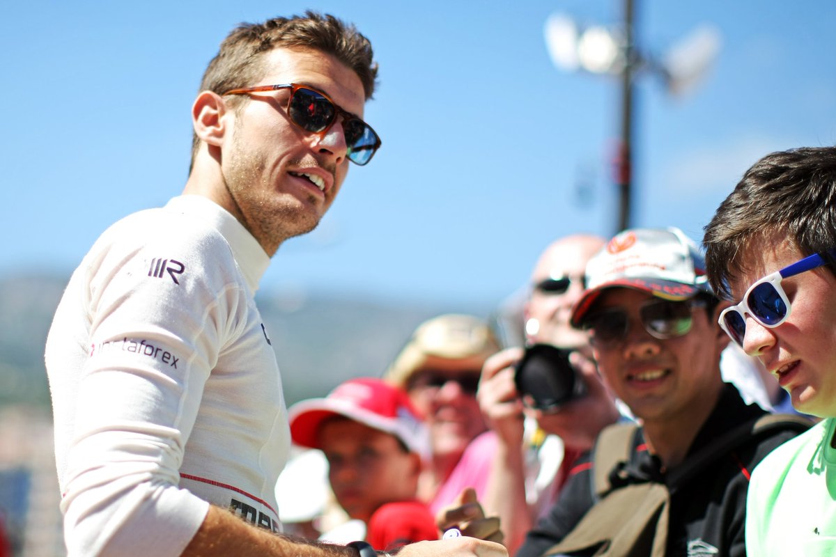 Jules_Bianchi's tweet photo. Six years ago today in Monaco, Jules made history 🏁

Nowadays, his fighting spirit, his commitment and his smile go on and will forever ❤

#ForzaJules https://t.co/TL082BaaN0