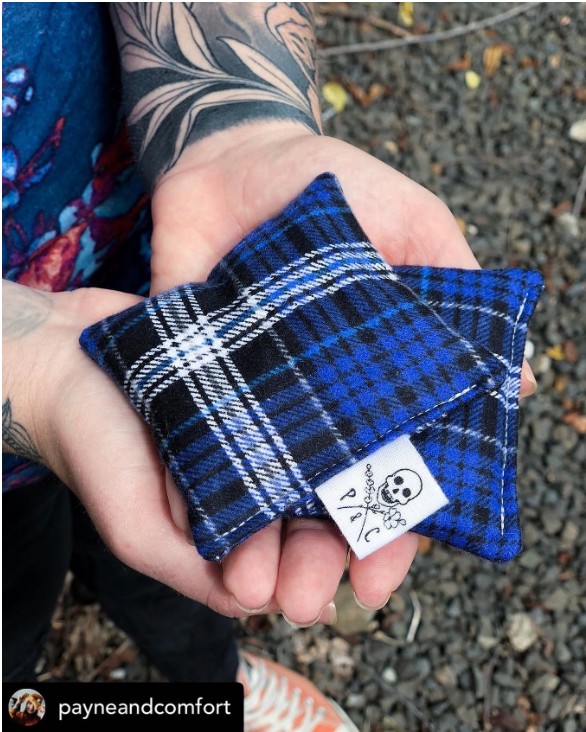 EFibres's tweet photo. Literally a handful of hand warmers. So cute π€
#scraps #fabricscraps #fabricscrapsproject #scrapfabric #scrapfabricideas #upcycled #DIY #handwarmers #scraptastic #reducetextilewaste #evolvingfibres https://t.co/AbDgP4tN0J