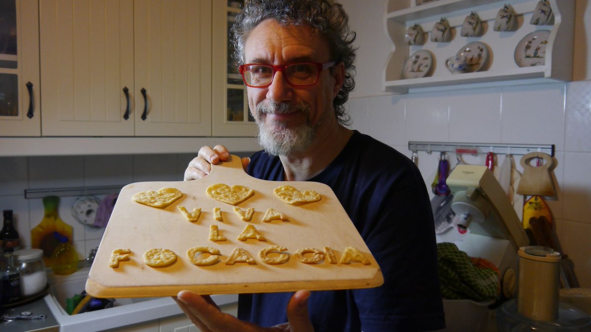 Facciamo i Crackers! Se li avete gia provati a fare, ricordatevi di mettere le vostre foto nei commenti! Video Ricetta: buff.ly/2TCnQo2