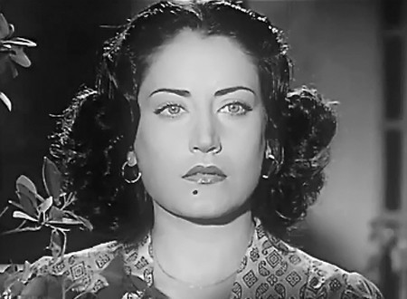 Si vous étiez une Diva arabe ? Cc  @Toukadime  @vintagearabe Fairuz , Oum Kalthoum , Warda  ou Asmahan 