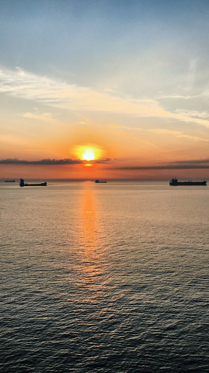 DGnatush's tweet photo. It’s been long time without stepping on land⛰🏕. And now it’s time.
For those who still far away from home 🏡 #staysafe and smile. Use your smile 😃 to make the world 🌎 better 😉
#StayAtHomeChallenge #stayatsea #shiplife #quarantineontheship #izolation #happytogo #homesoon https://t.co/pohesHcOgR
