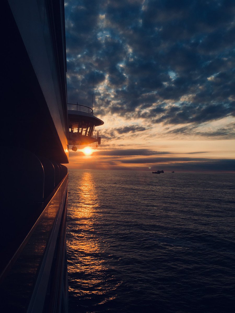 DGnatush's tweet photo. It’s been long time without stepping on land⛰🏕. And now it’s time.
For those who still far away from home 🏡 #staysafe and smile. Use your smile 😃 to make the world 🌎 better 😉
#StayAtHomeChallenge #stayatsea #shiplife #quarantineontheship #izolation #happytogo #homesoon https://t.co/pohesHcOgR
