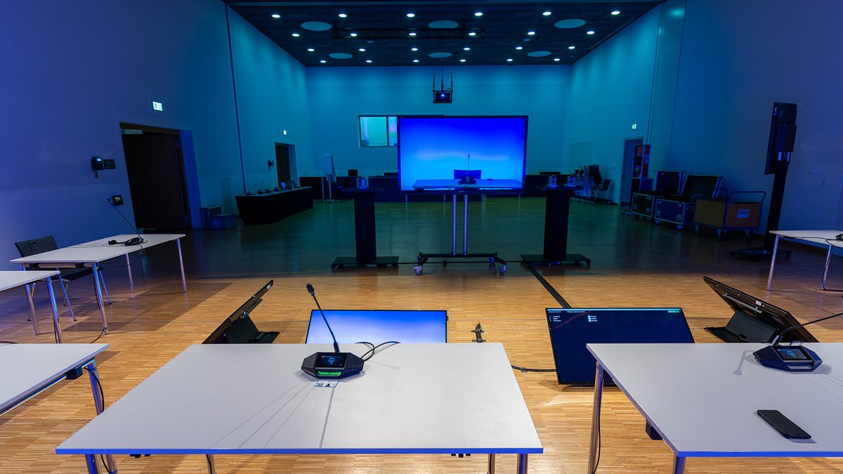 KuchemKonferenz's tweet photo. Als Partner der Bonn CC Management GmbH haben wir ein Voll-Hybrides Konferenz-Setup entwickelt und in den Räumlichkeiten des World Conference Center Bonn umgesetzt. https://t.co/QiGKplwyNP #KuchemKonferenzTechnik #Kuchem #Veranstaltungstechnik #Konferenztechnik #hybrid #Bonn https://t.co/VXI6vEWK6F