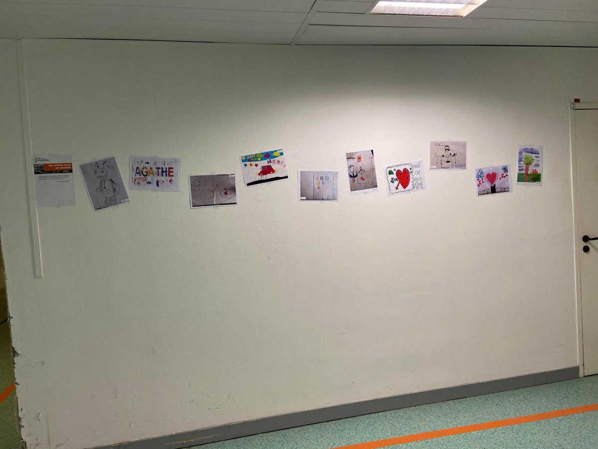 De nombreux enfants ont envoyé des dessins pour soutenir nos hospitaliers !  A présent, ils embellissent les murs de l'hôpital ✨
