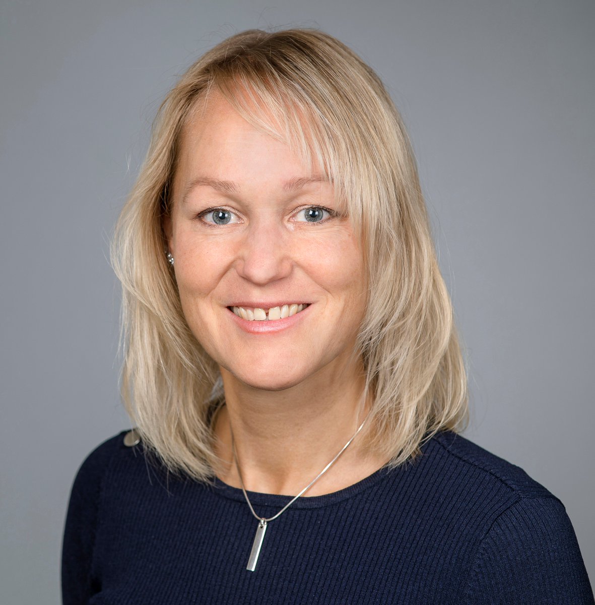 GunhagaS's tweet photo. Congratulations to Professor Lena Gunhaga whom recently received funding from Ögonfonden for the project “How do light receptors affect the development and function of the lens”. Eye images taken by Lena Gunhaga. Photograph provided by Mattias Petterson. https://t.co/eSwKyg9MrB