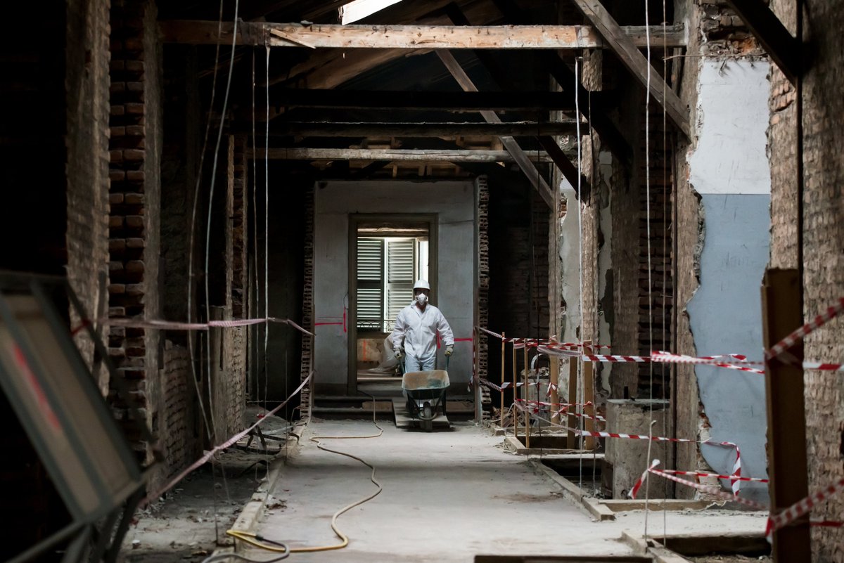 KOMMERLING_ESP's tweet image. ⚠️¡Buenas noticias!⚠️ Desde hoy pueden volver a realizarse obras y reformas en viviendas habitadas, siempre que se mantengan las medidas de higiene y seguridad. Podéis consultar la orden ministerial aquí ⬇️boe.es/diario_boe/txt…