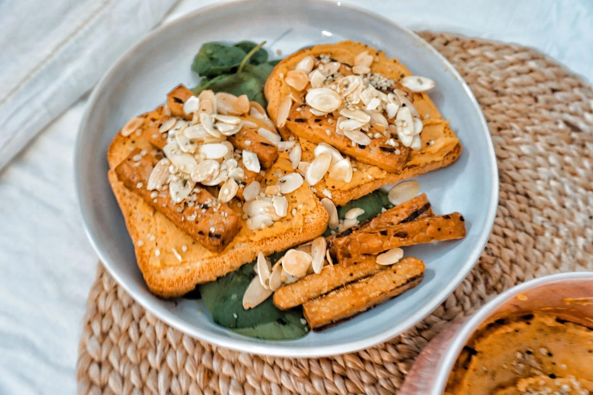 veganly_it's tweet photo. Nuova blogger su Veganly, è The Flowery Kitchen!
Teresa ha creato il suo blog da pochissimo: diamo il benvenuto a lei e alle sue gustosissime #ricette #vegan come questo #hummus di lenticchie rosse e carote ➡️ https://t.co/cjC7o1JsKR https://t.co/p23f2EYs8d
