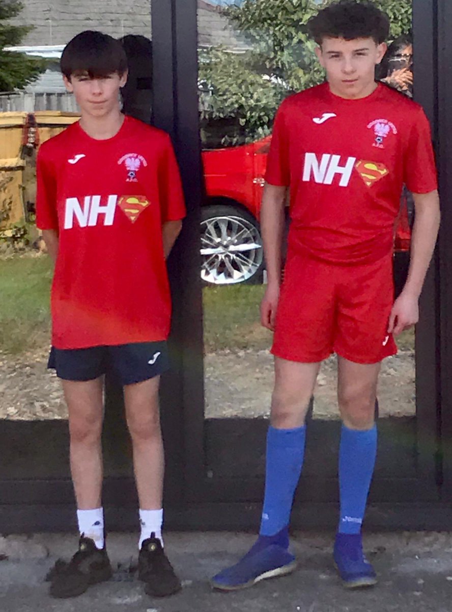 GoodwickUtd's tweet photo. Day 13 has started bright and early with people out getting the miles in bringing us ever so closer to our target with just 2 days to go.
Some of our junior players have been out in their Goodwick United NHS tops.
#TheDoubleTreble
#ShalomHouse
#GUFC
#RAGURA 🔴⚫️ https://t.co/4ANGxTK2Tb