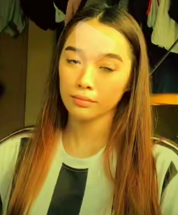 SamgaKupal's tweet photo. Natural beauty? Wait huh? 🤔🙈🤦‍♀️ https://t.co/OH12hRVrYD
