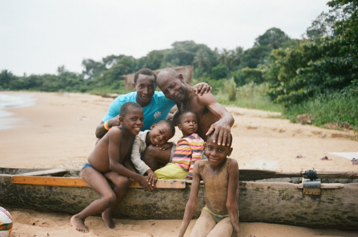 alexrequena163's tweet photo. "Africa changes you forever, like nowhere on earth"

Un continent de croissance et d’avenir qui n’a pas encore livré toutes ses potentialités. Heureux d’avoir eu l’opportunité de découvrir l’Afrique dans toute sa diversité et richesse culturelle.
 
Happy #AfricaDay ! https://t.co/mwv8tPKn4W