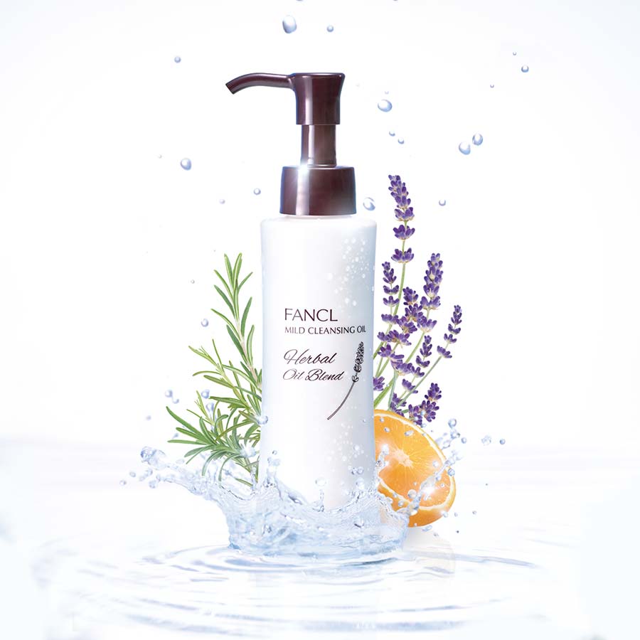 FANCL_Official's tweet photo. プレミアムなマイクレ❤ハーバルオイルブレンドが数量限定で復活！プレミアム処方の高機能オイルが、メイクはもちろん、くすみもするんとオフ♪ハーブのほのかな香りに癒されますよ(●´ω`●)❤私も発売されたら必ず購入するお気に入りアイテムです！ https://t.co/9ld9VfTP9P https://t.co/8MW9AZDsTN