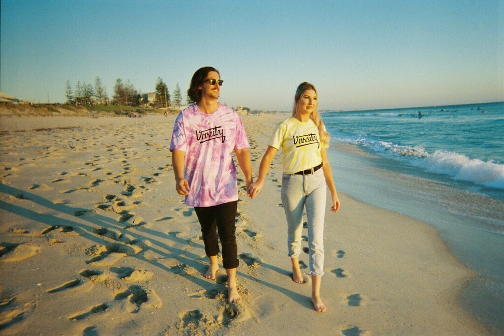 varsity_au's tweet photo. New tie dye tee's online now! Escape this weather and be transported to the beach π hit the link in our bio βοΈ
.
.
.
.
#varsity #varsityau #varsityburgers #varsitybar #burger #burgerporn #cheeseburger #hamburger #burgers #fries #burgertime #instaburg⦠https://t.co/GnBZf0yq36 https://t.co/irhD5KfJU6