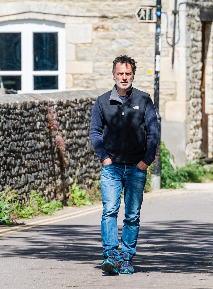 AndyLincolnOrg's tweet photo. Andrew Lincoln out for a walk (May 24, 2020) https://t.co/gWNx2ZRzOh
