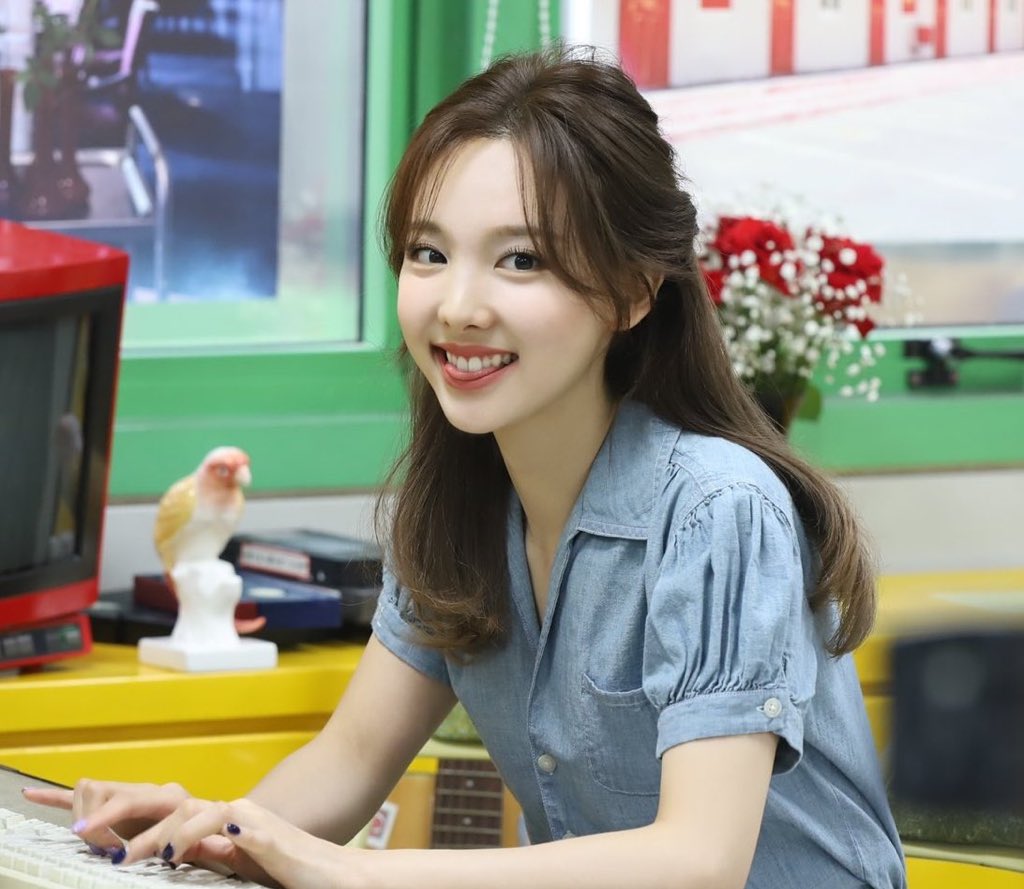 nayeon (twice) as sprite