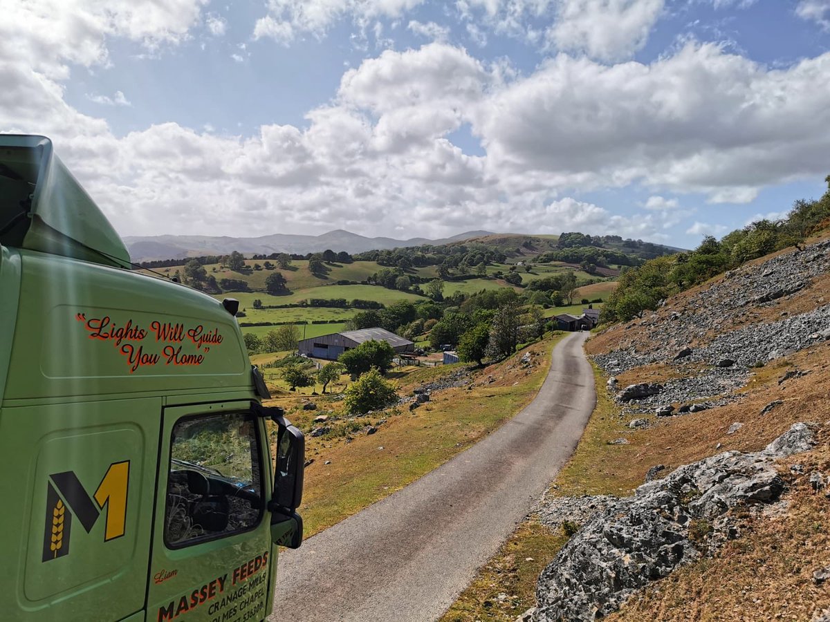 MasseyFeeds's tweet photo. A bit of bank holiday fun...
Can you guess where Liam is on his delivery.. ?
Comment below if you know ๐
#masseyfeeds #focusedonservice https://t.co/0CGUzpr0Zc