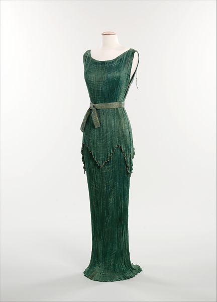 I can’t sleep so now I need to research how many meters of fabric went into a Fortuny dress.