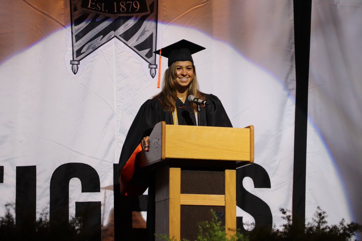 Loveland_HS's tweet image. Salutatorian, Sofia Dillhoff