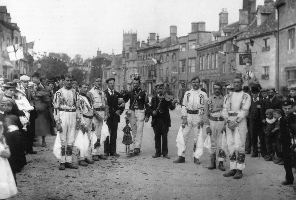 This[long] thread looks at the radical role of folk dance and music as elements of social protest in the 19th century 1/23  #heritageofprotest