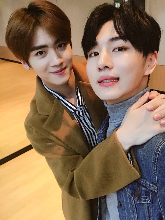 all [  #옌안] pics from fancafe; a thread♡  #YANAN   #PENTAGON  @CUBE_PTG