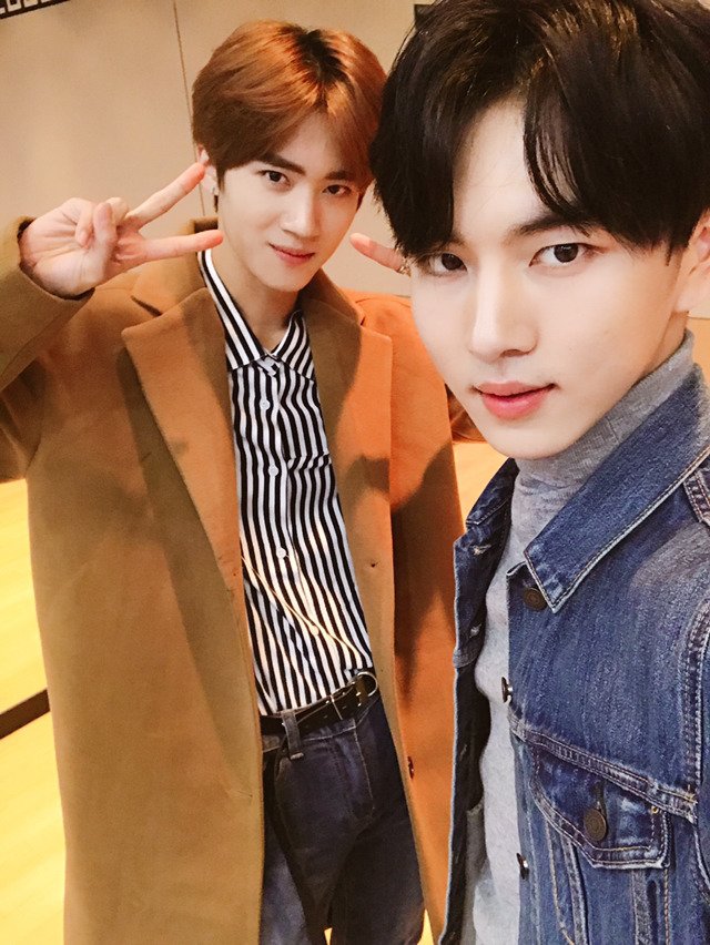 all [  #옌안] pics from fancafe; a thread♡  #YANAN   #PENTAGON  @CUBE_PTG