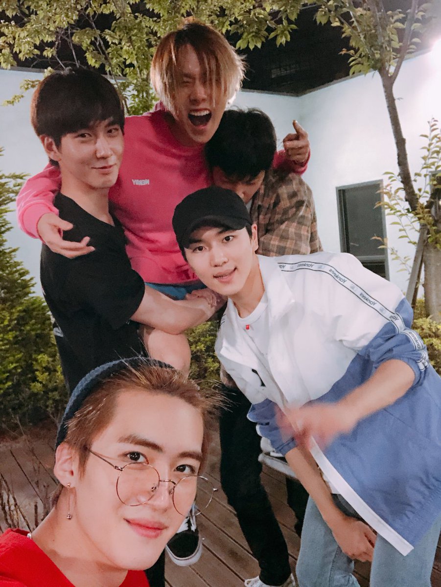 all [  #옌안] pics from fancafe; a thread♡  #YANAN   #PENTAGON  @CUBE_PTG