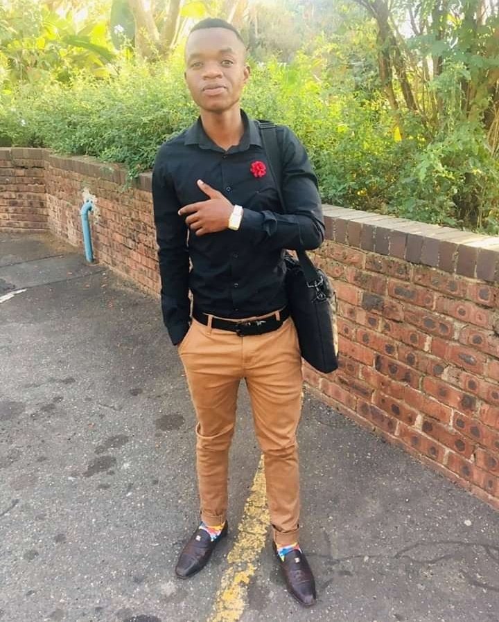 NHLECZIN1's tweet photo. Greetings everyone, I'm Nhlakanipho Ntuli qualified yet Unemployed educator. My bachelor of education degree was obtained @UKZN  with History &amp; geography as major subjects. Please do not hesitate to contact me if there's any teaching post you know for the aforementioned subjects. https://t.co/ALMqKEiG5y