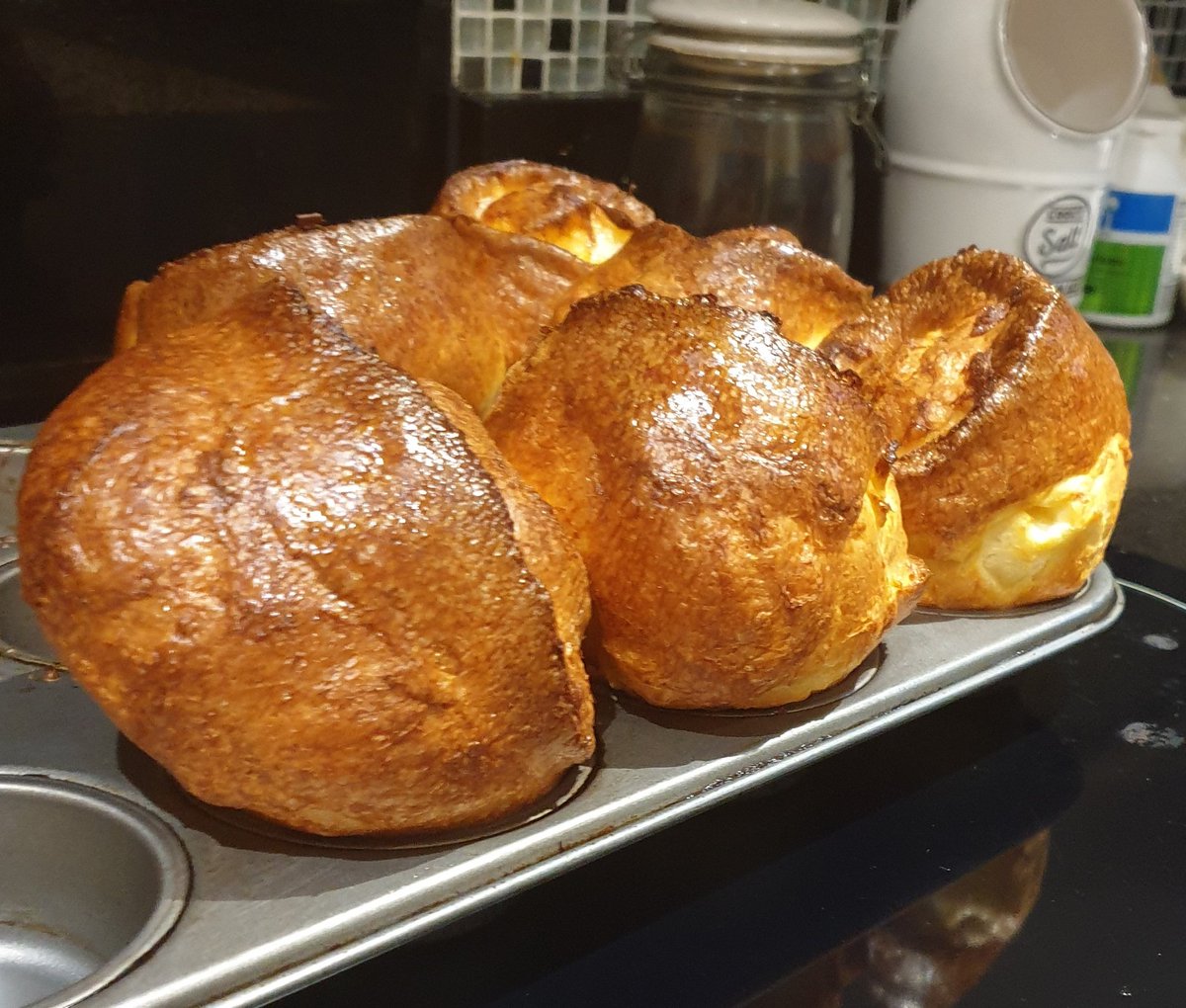 Vee2007's tweet image. I never that these would rise like @sat_jamesmartin @jamesmartinchef so was stunned by these bad boys !Thanks James #cookinginlockdown