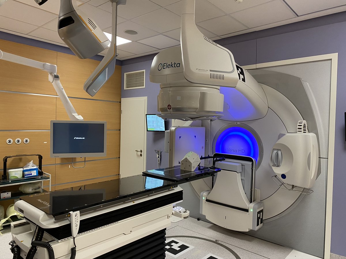 Brainlab's tweet photo. Congrats to @LMU_Uniklinikum for the first worldwide clinical installation of the ExacTrac Dynamic radiotherapy patient positioning and monitoring system. This project has been inspirational, especially in light of the current challenges. Many thanks to all involved! 
#RadOnc https://t.co/gZDexh6JIg