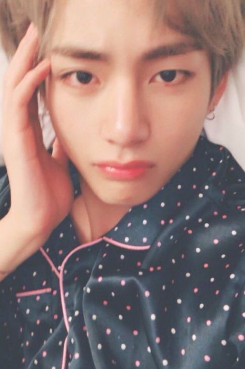 Taehyung in pyjamas; a thread