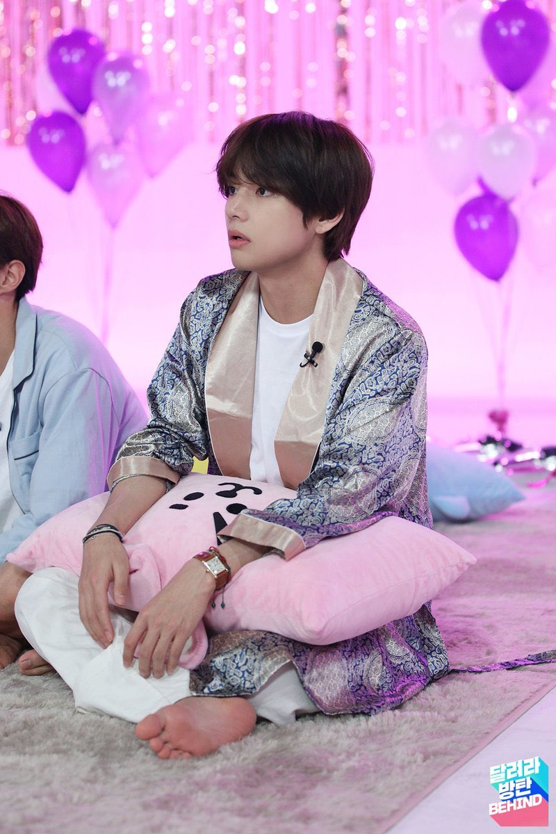 Taehyung in pyjamas; a thread