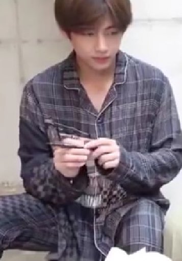 Taehyung in pyjamas; a thread