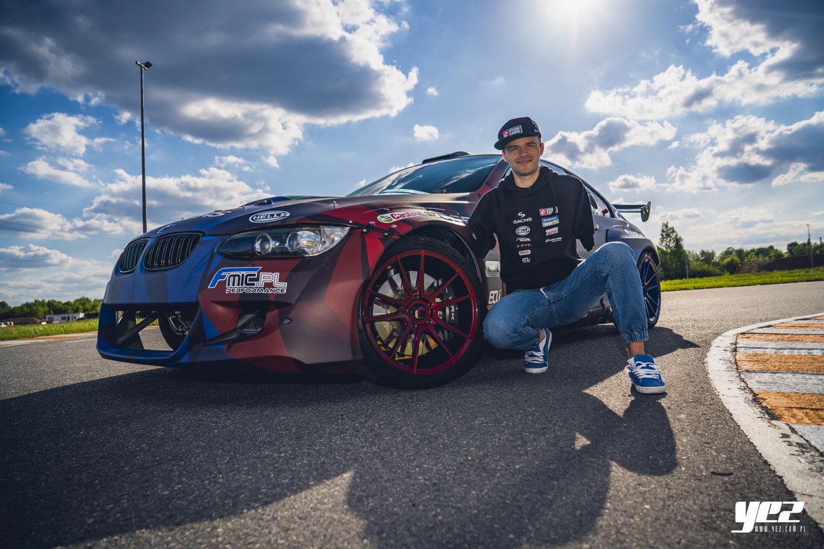Bart_Ostalowski's tweet photo. My new Beast, over 1000hp drift car !!!
More news soon 😀😉
#motorsport #ostałowski #personalbrand #cars #driver #drift #nohander #power #new #project https://t.co/VJdTxkzm2G