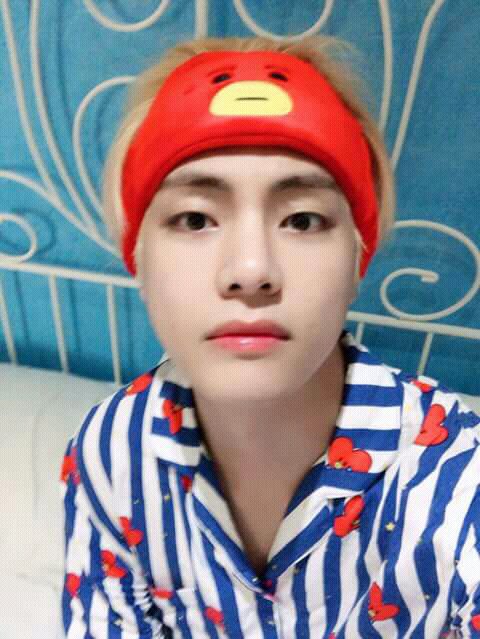 Taehyung in pyjamas; a thread