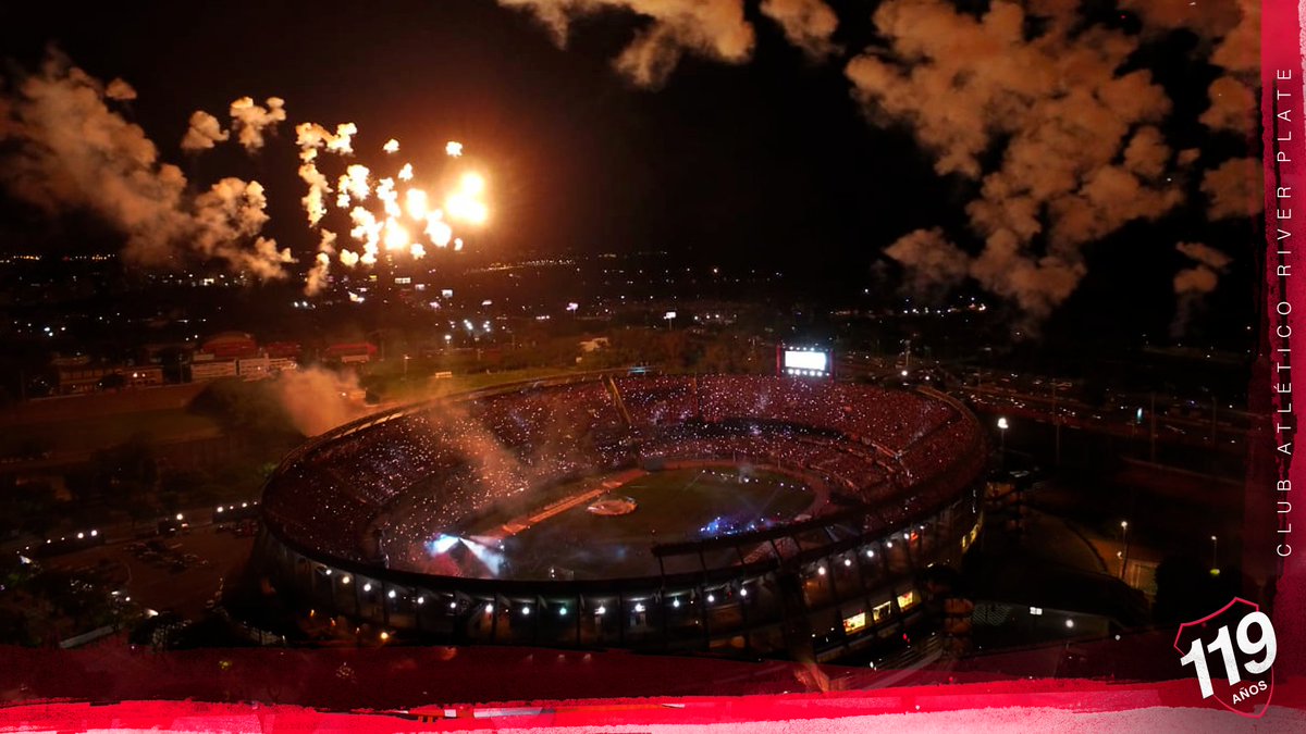 RiverPlate's tweet photo. Monumento a la pasión 🏠❤️

Cada vez mejores equipos, cada vez más hinchas y, desde 1938, el escenario perfecto para que se encuentren: el Estadio Monumental, la casa definitiva del Más Grande. #Felices119River https://t.co/rRAUbyCvFO