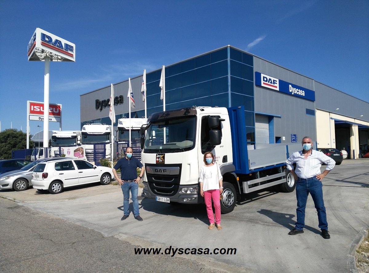 dyscasa's tweet photo. Entrega del vehiculo DAF LF 210 FA https://t.co/3gz9Q2QJHb
@DafSpain @DAFTrucksNV https://t.co/wp7OT4baZg