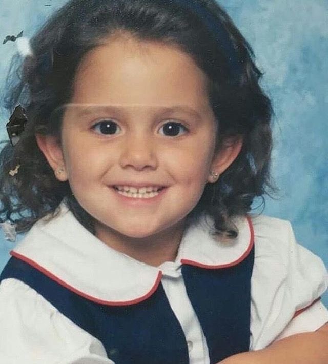 a thread of ariana grande, but she grows older if you keep scrolling.