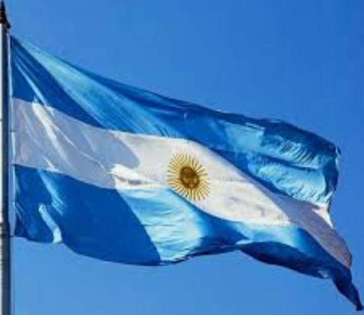 MeteoBA's tweet photo. ¡#FelizDíaDeLaPatria! https://t.co/HNj5TEDOJu
