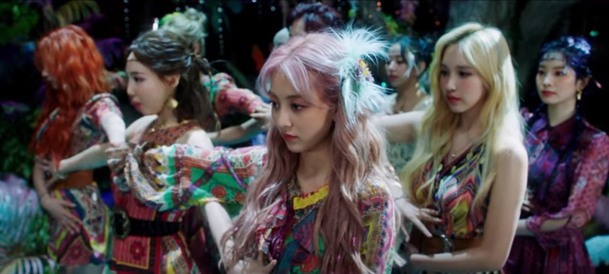 TWICE_Charts's tweet photo. .@JYPETWICE 'MORE &amp; MORE' M/V Teaser has surpassed 300,000 views on YouTube! https://t.co/RptSOcDK3F