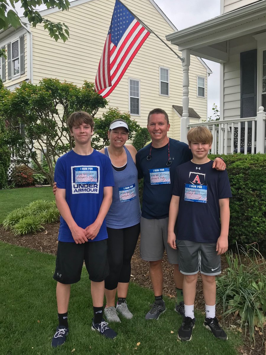 T_Carver1's tweet photo. We will always remember you and your ultimate sacrifice! Your families are in our thoughts and prayers! #wbr2r #wearblue #TeamRWB #forthefallen #runinremembrance https://t.co/Ep8iuhqArB