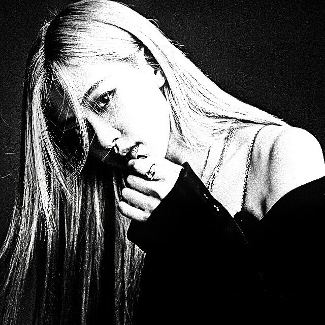 📷 . *

 ˙ 𝕾ylvania / ╺ rose 𓈒 97’𝖘
      ˓ แลกฟอล 𝖓 ตามทัก ˒ 🕯 

   ยพท ลฟตท  、