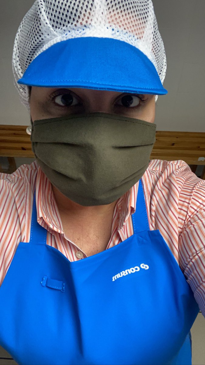 gabucha16's tweet photo. Desde que emigré, he sido la versión gorda de la Barbie:
- Secretaria
- Parrillera
- Camarera
- Cajera
- Pescadera (comenzando) 

Que no se diga que no le echo bolas 😂😂 https://t.co/1ZQWzEnTkj