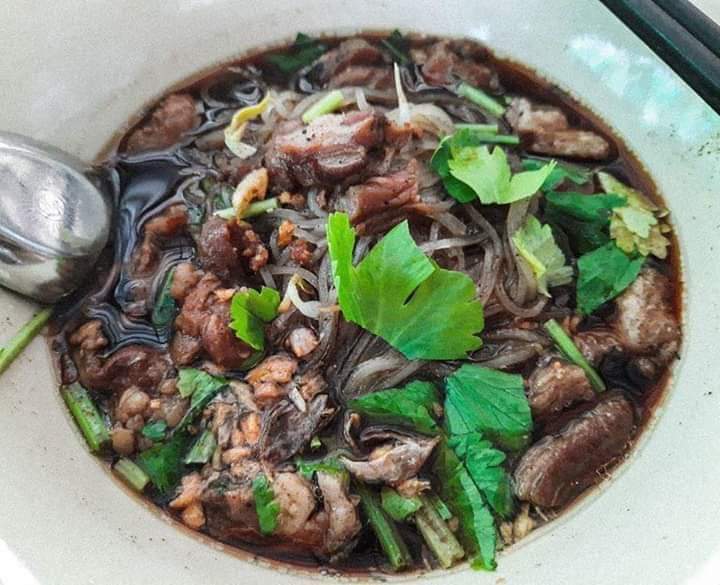 Tangmo16131101's tweet photo. ก๋วยเตี๋ยว ทุกเมนูชามละ 4บาทมีอยู่จริง!!! ริมคลองก๋วยเตี๋ยว 4 บาท ทุกเมนู เราเปิดบริการวันศุกร์ที่ 29 พ.ค 63 นี้ กับหลากหลายเมนูก๋วยเตี๋ยว ทานได้ที่ร้าน ในราคาชามละ 4 บาท เท่านั้น
 เปิดทุกวัน  12.00น. -21.00 น.หรือจนกว่าของจะหมด
Cr. ริมคลองก๋วยเตี๋ยว 4 บาท อุตรดิตถ์ https://t.co/RxpLq3Vptg