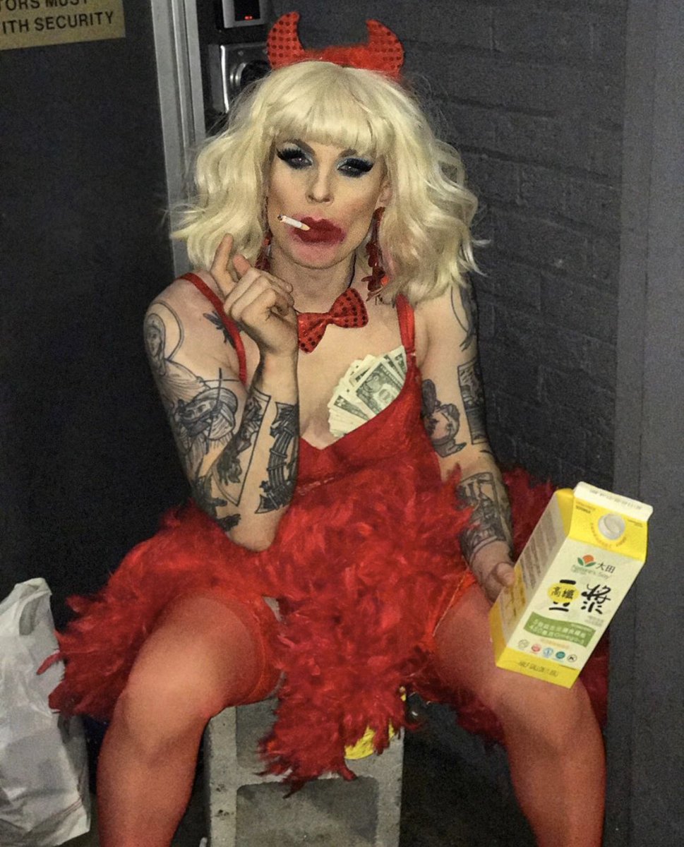 𝐬𝐡𝐞’𝐬 𝐚 𝐥𝐢𝐭𝐭𝐥𝐞 𝐛𝐢𝐭 𝐠𝐚𝐫𝐛𝐚𝐠𝐞