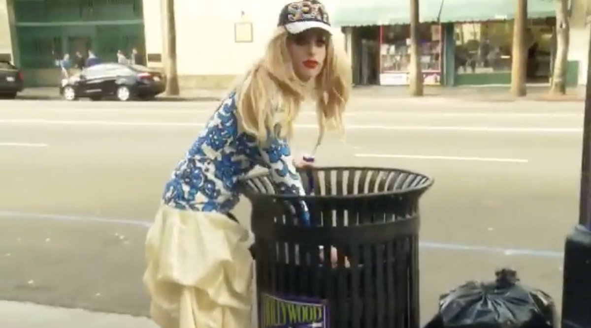 𝐚 𝐰𝐢𝐥𝐝 𝐬𝐥𝐮𝐭 𝐬𝐞𝐚𝐫𝐜𝐡𝐢𝐧𝐠 𝐟𝐨𝐫 𝐡𝐞𝐫 𝐝𝐢𝐧𝐧𝐞𝐫