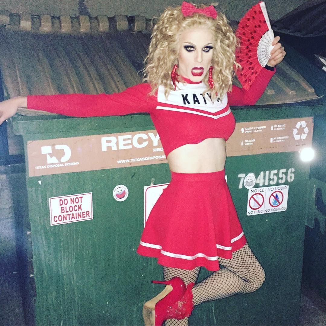 𝐛𝐫𝐢𝐠𝐡𝐭 𝐫𝐞𝐝 𝐜𝐡𝐞𝐞𝐫𝐥𝐞𝐚𝐝𝐞𝐫 𝐡𝐨𝐨𝐤𝐞𝐫