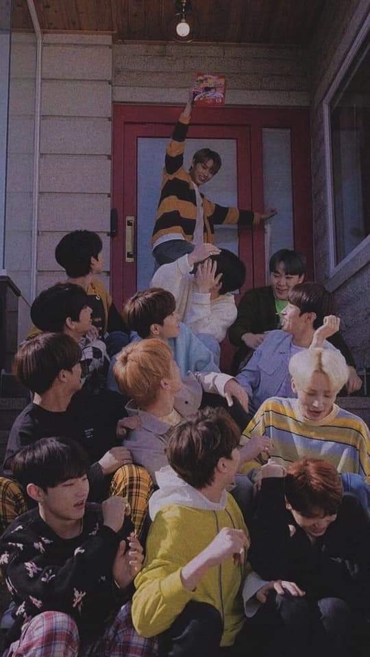 JeonghanLinh's tweet photo. #우리의청춘_세븐틴_5주년_축하해 
#SEVENTEEN_5TH_ANNIVERSARY 
#SEVENTEEN_5th_Anniversary
#SVT_5th_anniversary 
#5Years_with_CARAT 
#5YearsWithSEVENTEEN 
#5YearsWithSVT 
5 năm trôi qua thật nhanh
hãy ở bên nhau thật lâu nhé
Carat 💞 Seventeen https://t.co/VtZYVxsNf7