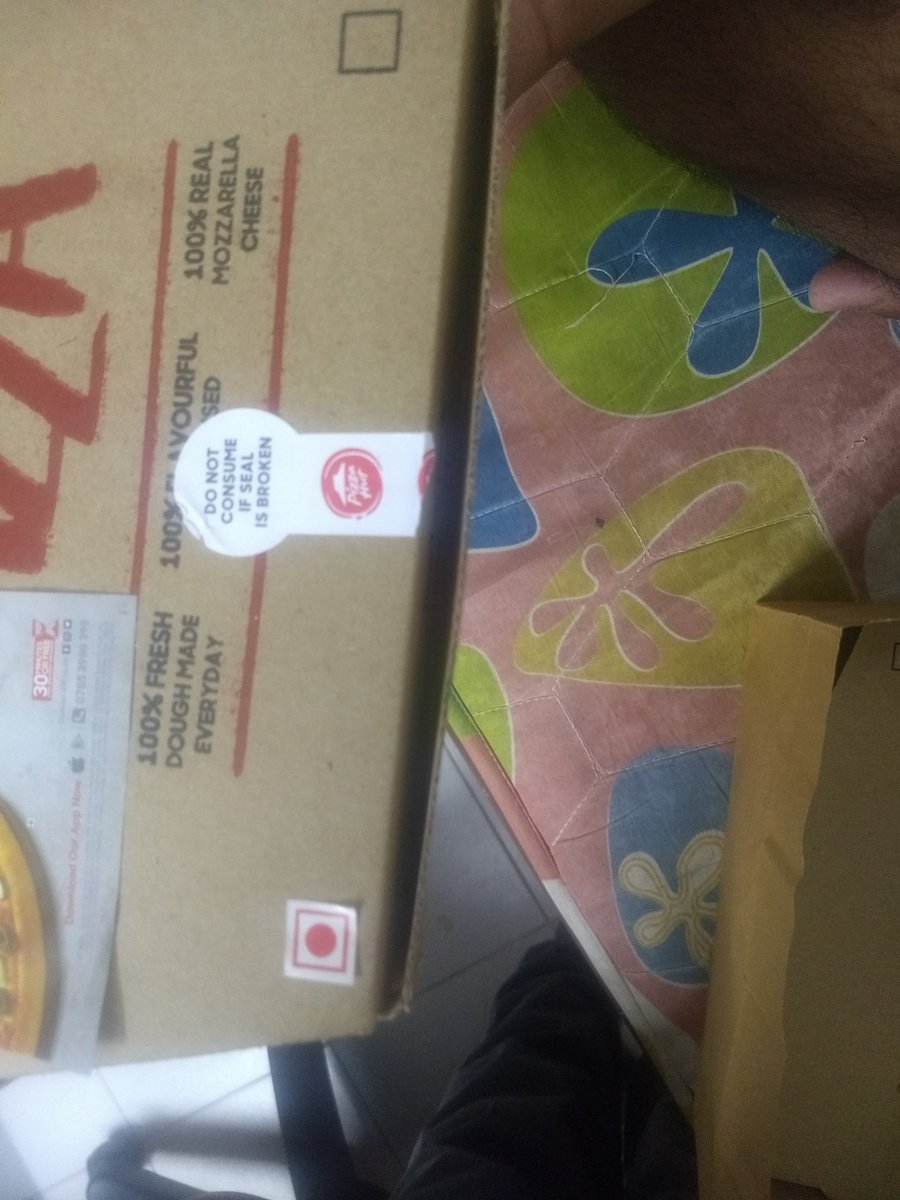chpranaypal's tweet photo. @PizzaHutIN I ordered from your website today and the seal of one of the pizza boxes was broken. https://t.co/7ejgVIRJS4