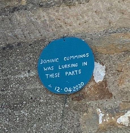TourswithLaura's tweet image. #BarnardCastle has had  plenty of famous visitors-Richard III Oliver Cromwell #JohnWesley #CharlesDickens
But perhaps the most notorious visitor will be a more recent one- a quick thinking local has erected a very special Blue Plaque this week  #DominicCummngs