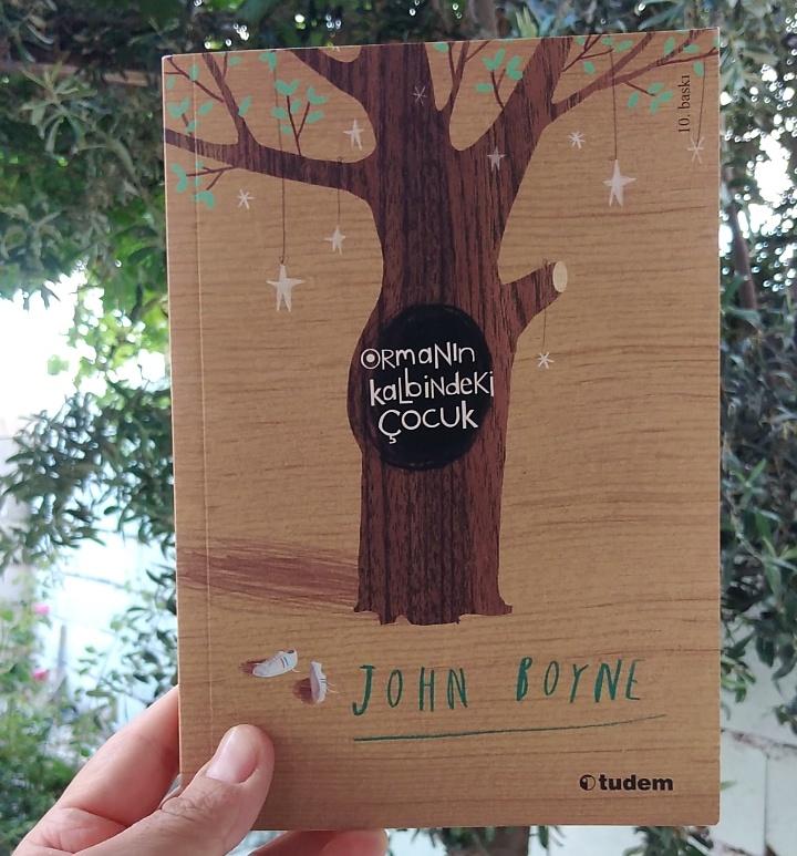 Bir John Boyne kitabı daha 📙
#kitap #kitapönerisi #kitapokumak #kitapözgürlüktür #hergün1resimlikitap #kitapalıntıları #johnboyne #ormanınkalbindekiçocuk